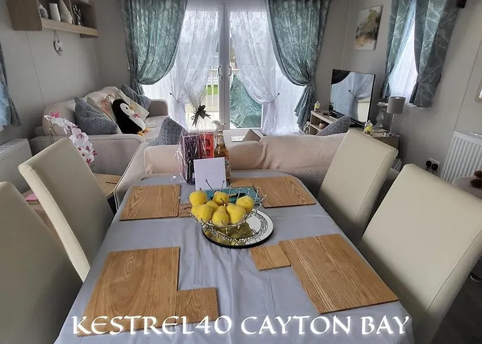 Bay Kestrel40 Camping *