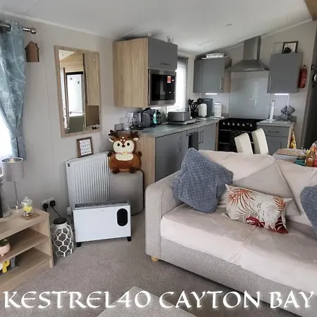 Bay Kestrel40 Camping Cayton
